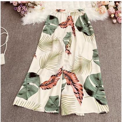 Fashion Suit, V-neck Style Short Print Top, Flared..