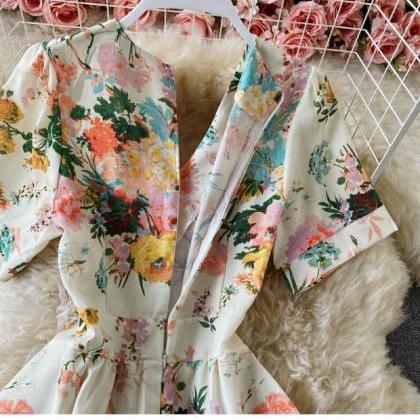 Loose, V-neck, Floral Flounces, Puffy Sleeves,..