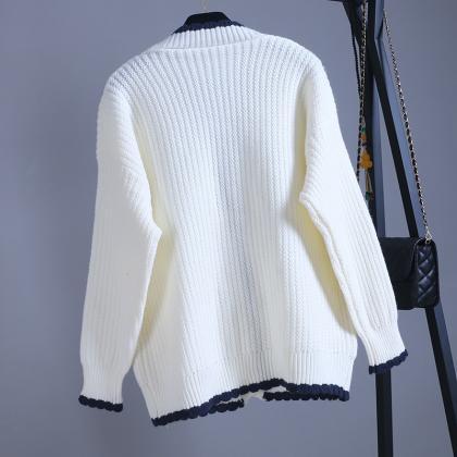 Cardigan, Loose, Horn-buttoned Sweater Top