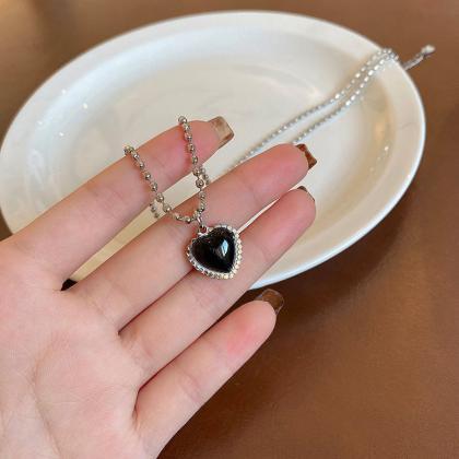Black Heart Necklace French Metal Love Clavicle..