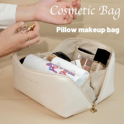 Women Large Capacity Travel Cosmetic Bag..