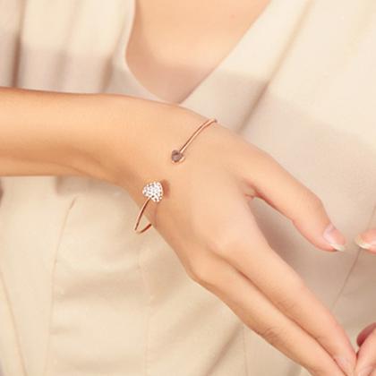 Fashion Love Crystal Double Heart Cuff Bracelet..