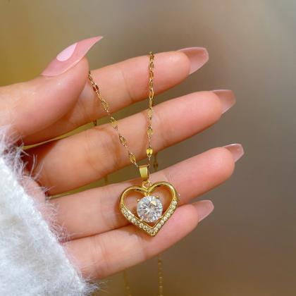 Artificial Gems Heart Pendant Necklace