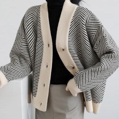 Vintage cardigans, striped slouches, baggy coats, chunky sweaters