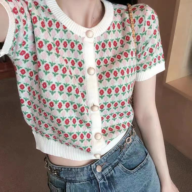 New style, vintage, round neck pearl button ,short sleeve knitted top, floral slim small crop top