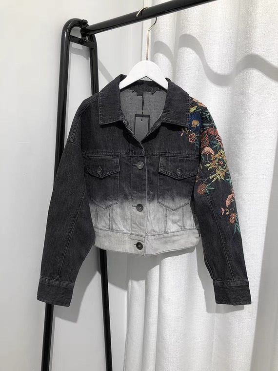 Spring And Autumn Style, Personality Gradient Embroidered Flower ,short Denim Jacket, Long Sleeve Pocket Jacket