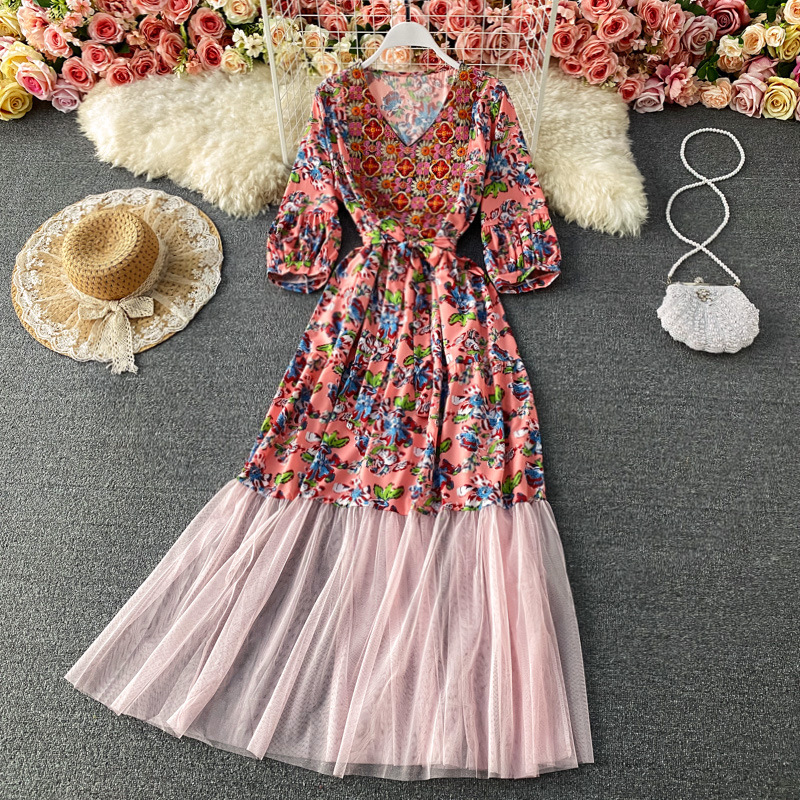 Ethnic Style, V-neck Embroidered High Waist Dress, Gentle Style, Mesh Stitching, Fairy Travel Shoot Printed Dress
