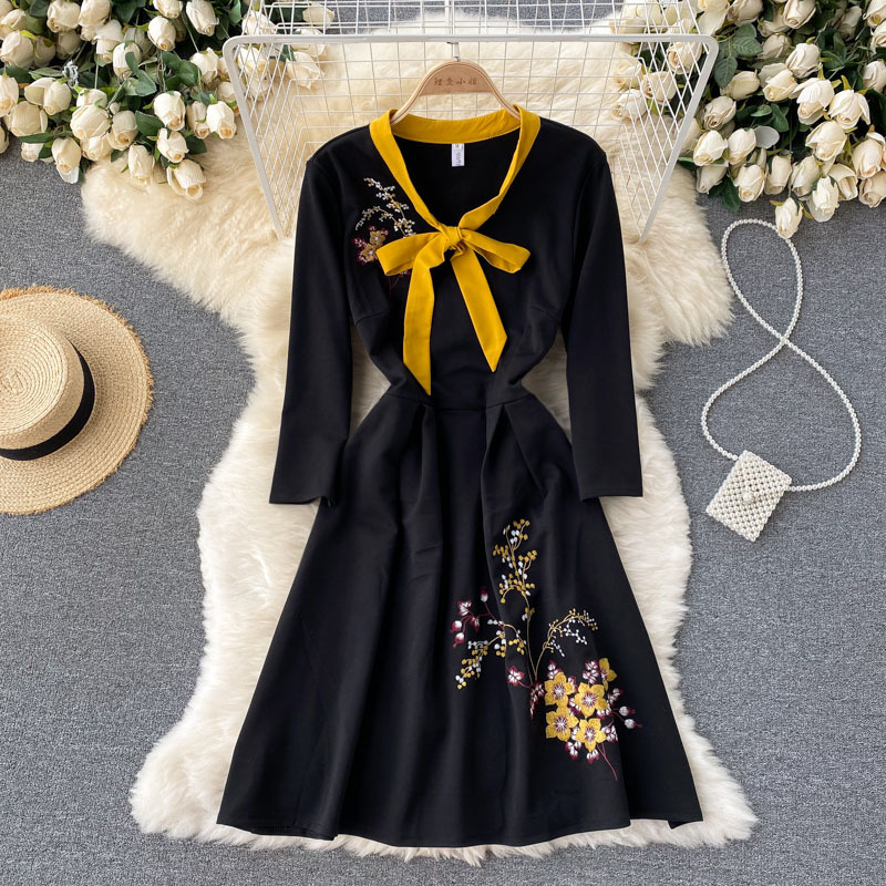 Vintage, fall, new, embroidered waist-cinching dress,A-line dress