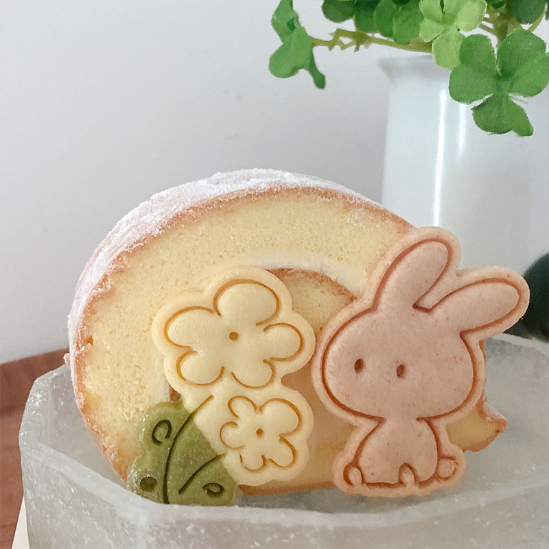 3D Cute Rabbit Cookie Embossing Mold Cartoon Rabbit Fondant Cookie Cutter Flower Pattern Biscuit Mold 