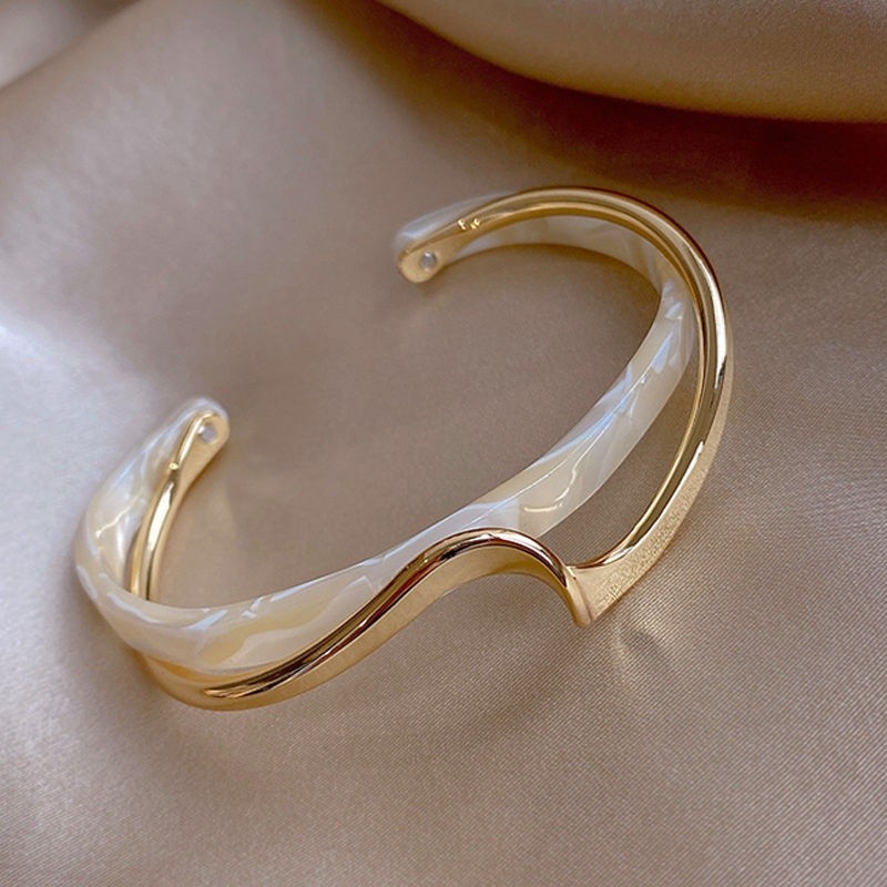 Women Bracelet Simple White Shellfish Board Bend Metal Geometric Overlap Opening Bangle Jewellery