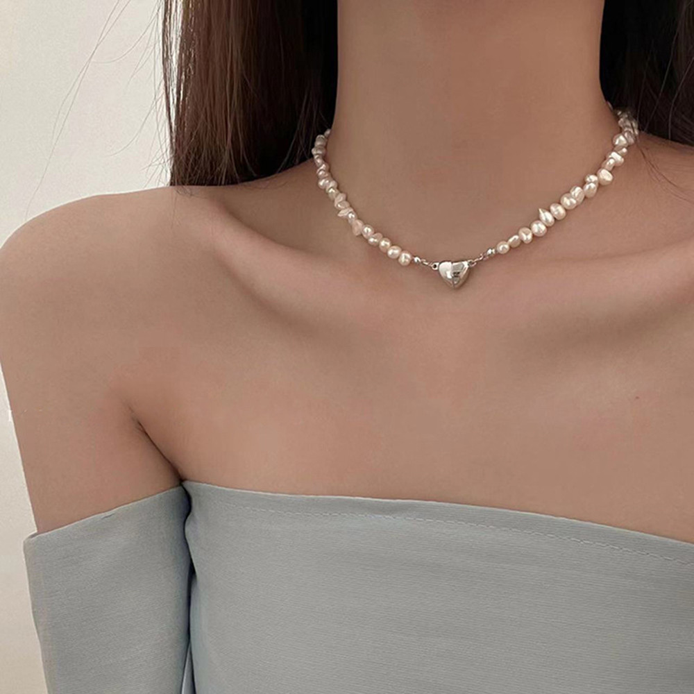 Pearl Chain Choker Necklace Magnetic Heart Pendant For Women