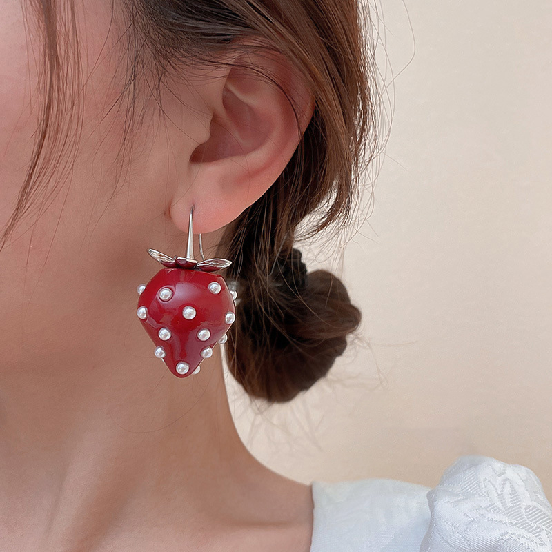 Sweet Pearl Transparent Resin Strawberry Drop Earrings For Women Girls Cute Red Acrylic Fruit Earrings