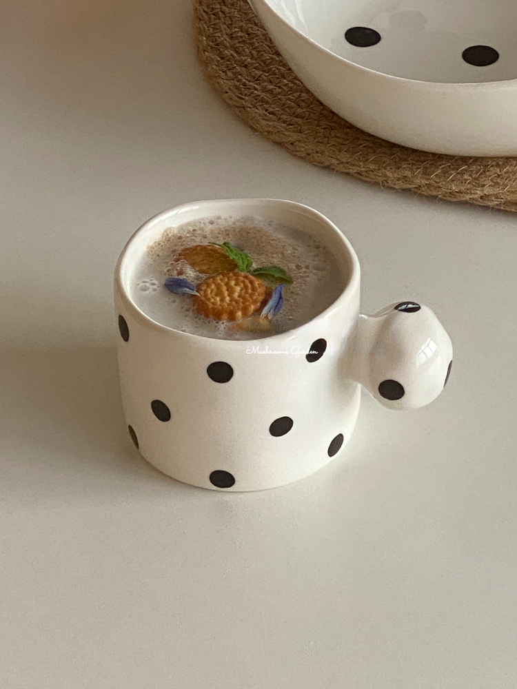 Super Cute Black And White Polka Dot Irregular Mug Simple Korean-style Ceramic Mug Coffee Breakfast Mug