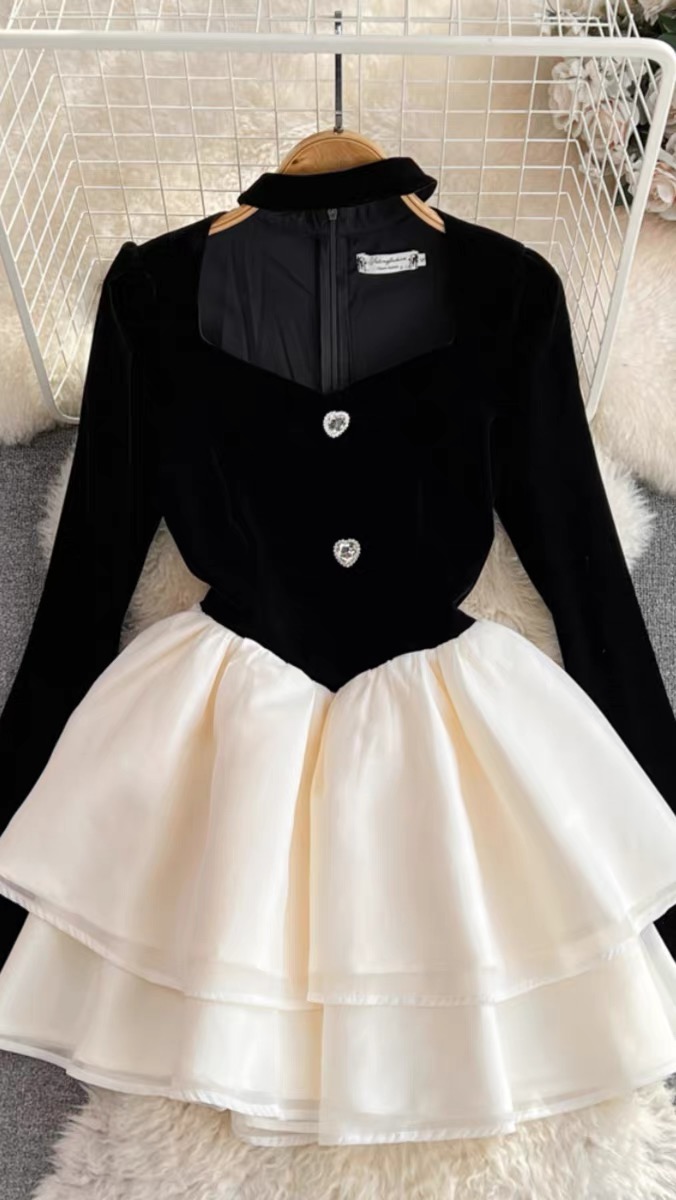 Autumn Ocialite Style Dress, Long-sleeved Halter-neck Square Collar Dress, A-line Velvet Patchwork Cake Pompadour Dress