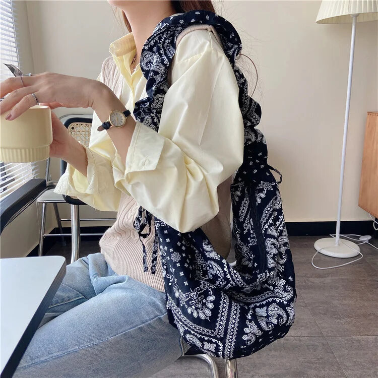 Retro Fashion Pleated Cloth Bag For Women Madame Bag Single Shoulder Slant Dumpling Bag Handbag Day Bags Messenger Bag