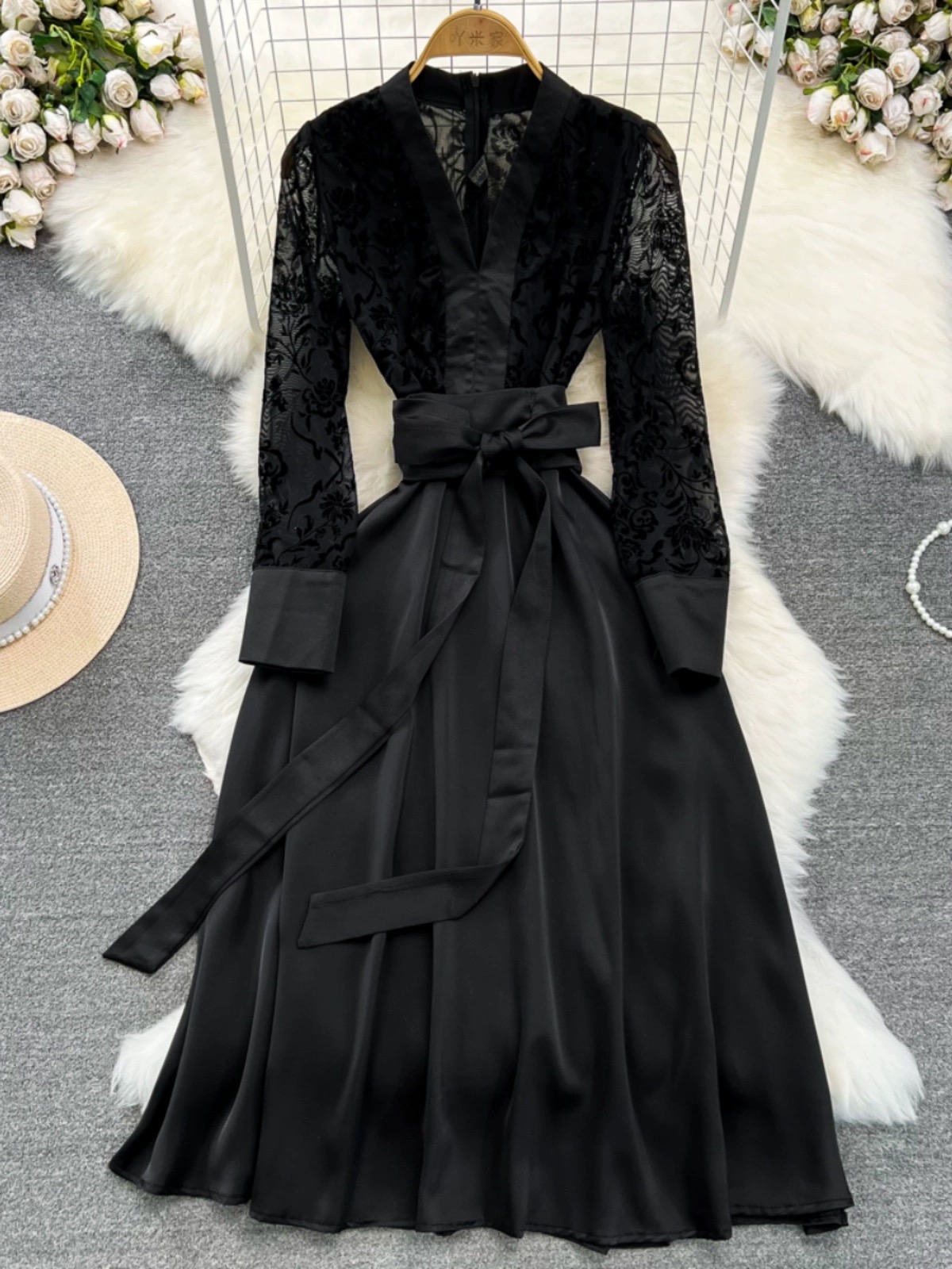 Fashionable,, Elegant Black Dress, Long-sleeved V-neck Mesh Patchwork Waist Slimming A-line Dress, Elegant Long Dress