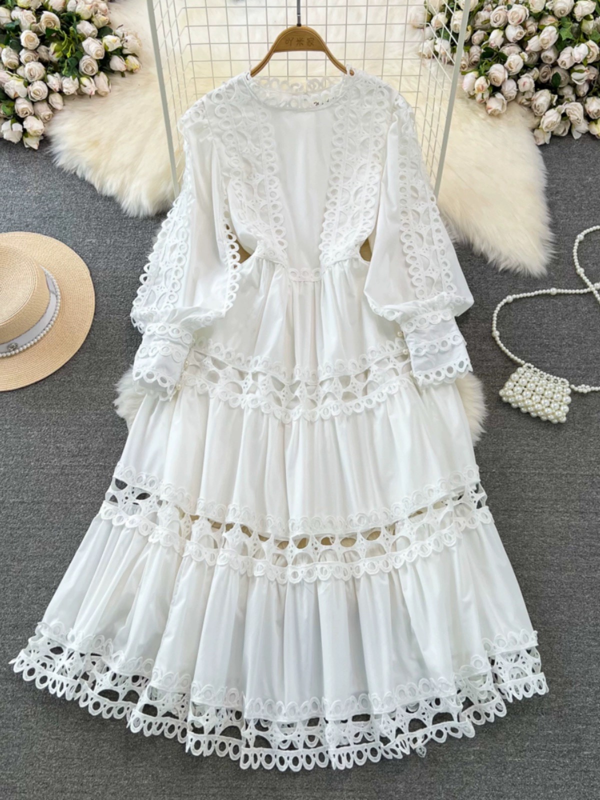 Retro, Palace Style, Elegant Lantern Long-sleeved Lace Hollow Patchwork Dress, Round Neck Waist Slimming A-line Dress