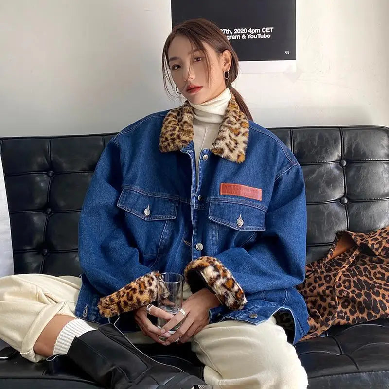 Denim jacket with leopard fur collar deals