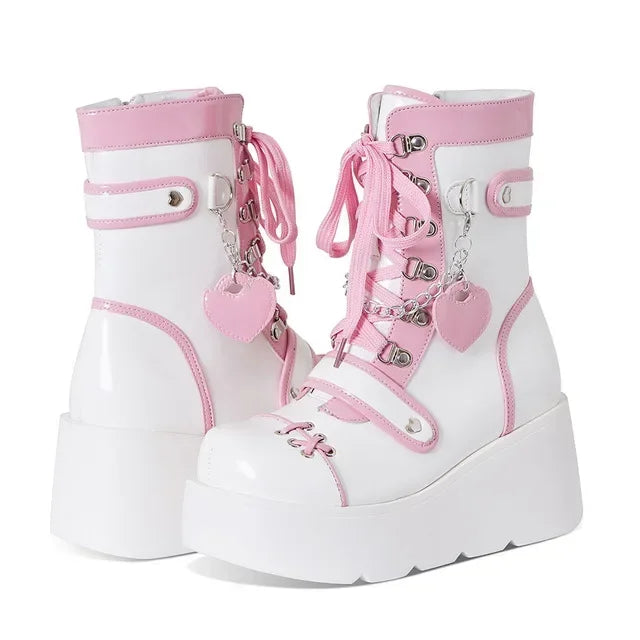 Emblem charm platform short boots 白 L White Pink Platform Boots With Heart Charms on Luulla