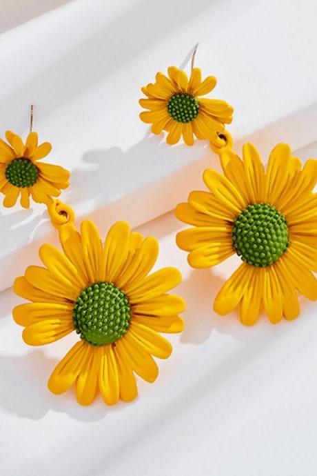 Small Daisy earrings, 925 silver earrings, fashion flowers with accessories