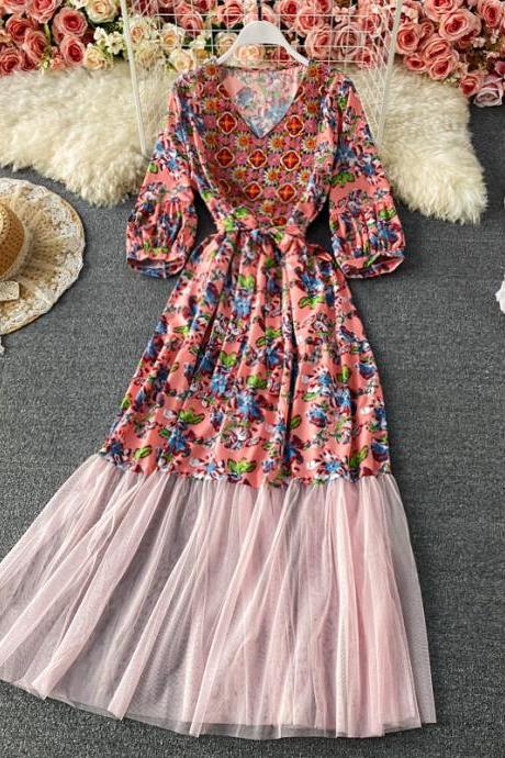Ethnic style, V-neck embroidered high waist dress, gentle style, mesh stitching, fairy travel shoot printed dress