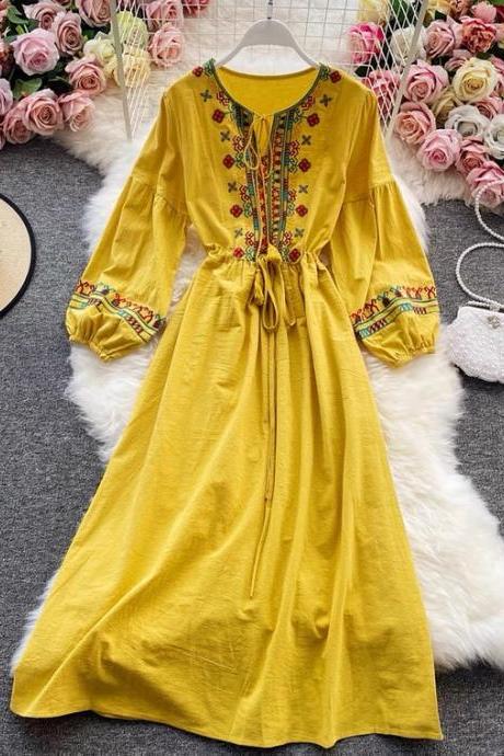 Holiday Dress Bohemian Beach Dress, Super Fairy Ethnic Style, Embroidered Lantern Sleeve Wind Big Swing Dress