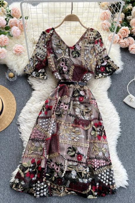 Vintage, fashion, heavy embroidery flowers, V-neck, flared sleeves, waist dress, free with belt