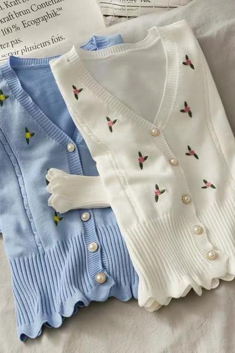 Pearl-buttoned cardigans with wavy edges, V-neck sweater bottoms, sweet, embroidered long-sleeved knits