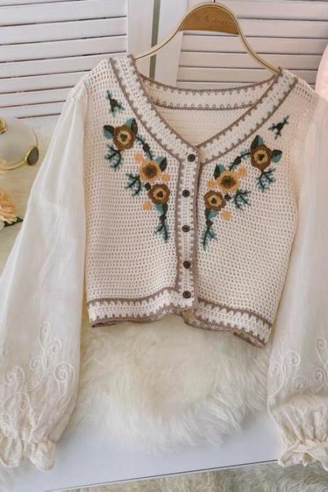 Bohemian, vintage, hook-cut cardigans, heavy embroidery, short tops with bubble sleeves, fall wear