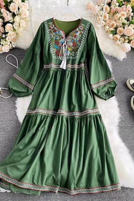 Holiday, vintage, ethnic style, embroidery, V-neck embroidered dress, long sleeve fashion temperament dress