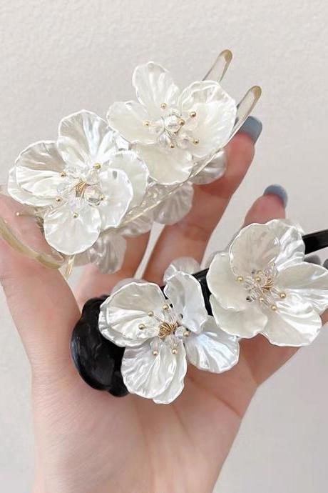 Fashion Acrylic White Flowers Meatball Head Fixed Hair Claw Clip For Women Korean Temperament Girls Hairpin 