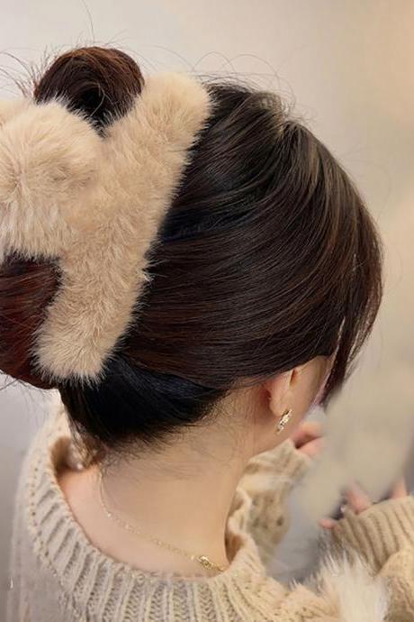 Large Plush Solid Color Hair Clip For Women Winter Hair Claw Barrettes Hairpin