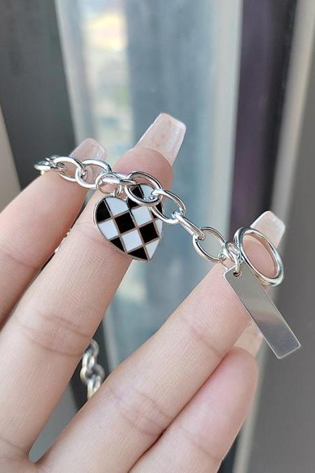 Black And White Checkerboard Heart Pendant Bracelet For Women