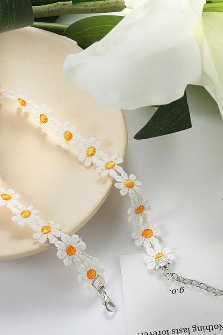 Small Fresh Contrast Color Daisy Lace Hand Made Weaving Sweet Flowers Simple Temperament Necklace