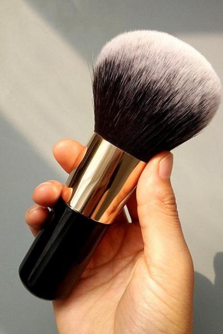 1pc Large Round Handle Multifunctional Makeup Brushes Girl Black Professional Powder Foundation Blush Brush