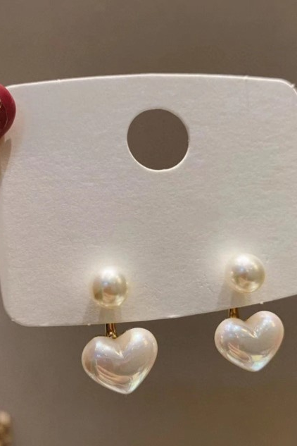 Elegant Heart Pearl Earrings