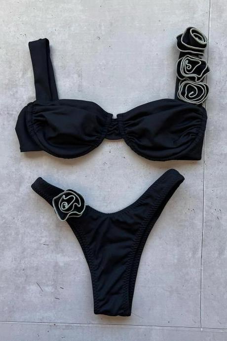 Black Bandeau Bikini Set With Stylish Buckle Accents