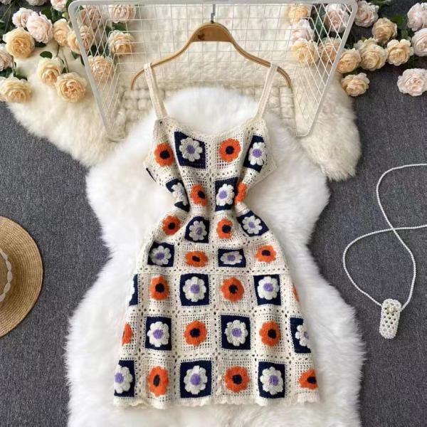  Fashion, floral hollowed-out knit halter dress, sexy clavicle A-line dress
