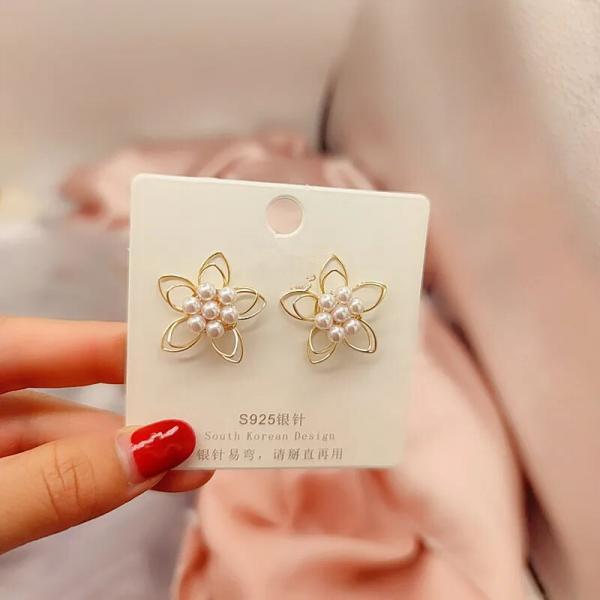 Korean Fashion Transparent Cut Out Flower Earrings Exaggerated Cut Out Solid Double Layer Pearl Flower Earrings Women's Jewelry